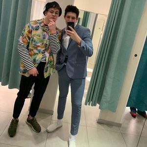 Meet your Posher, Levi